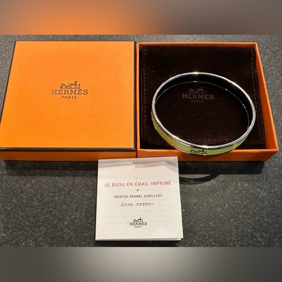 HERMÉS Caleche Enamel Narrow Bangle - Picture 3 of 9